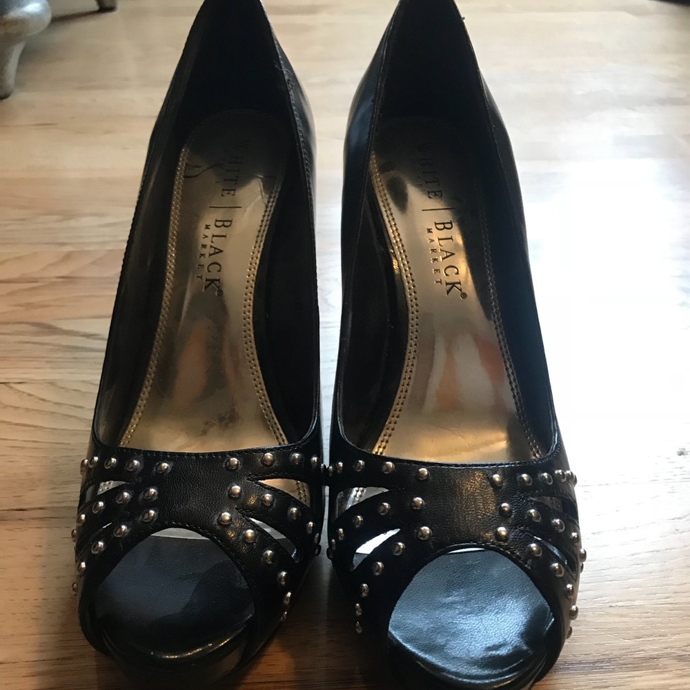 Stunning WHBM Pumps